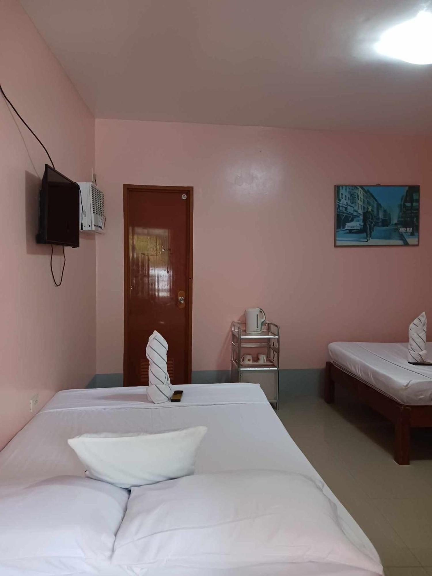 Dreamstay Hostel Moalboal Bagian luar foto