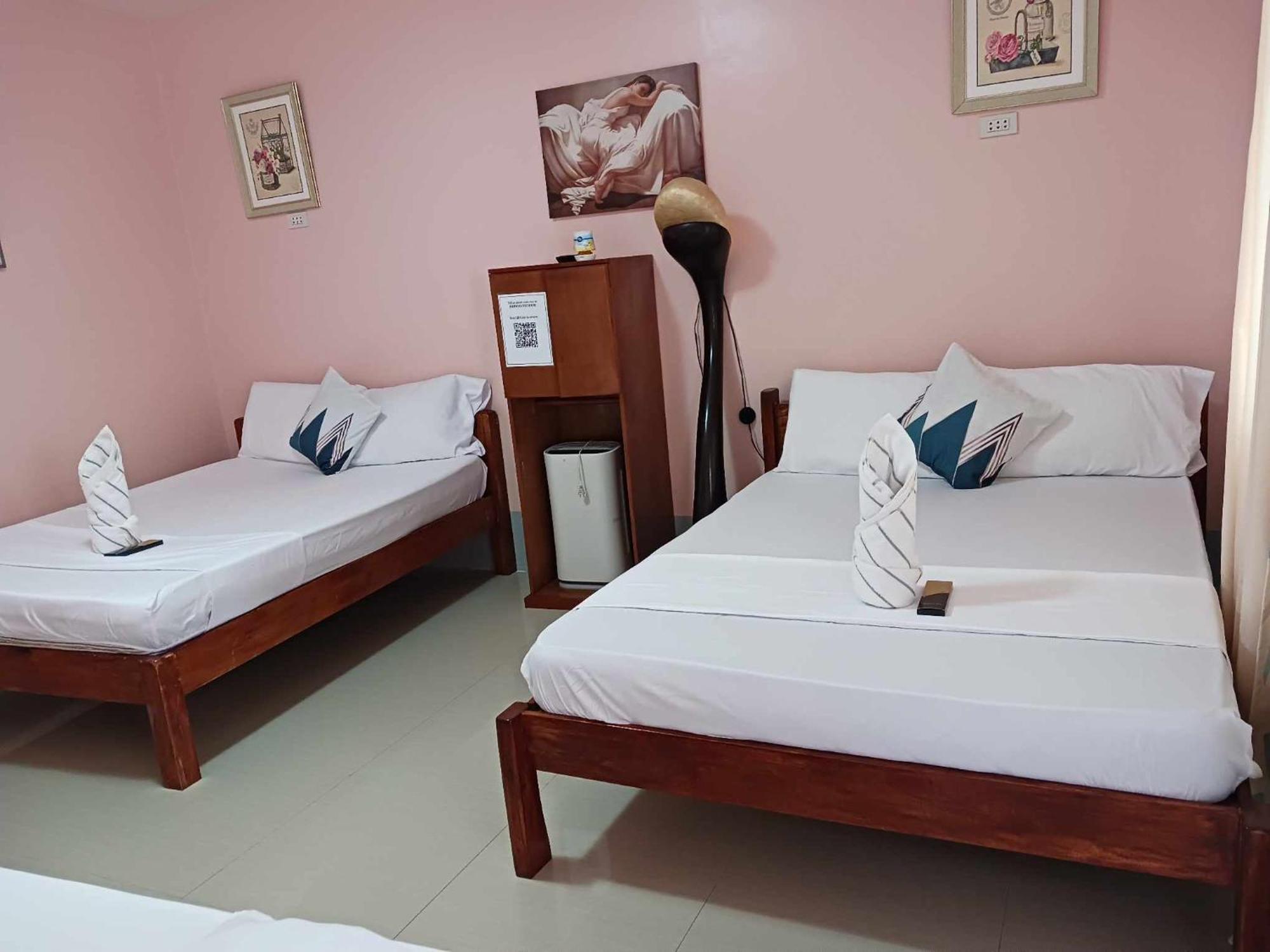 Dreamstay Hostel Moalboal Bagian luar foto