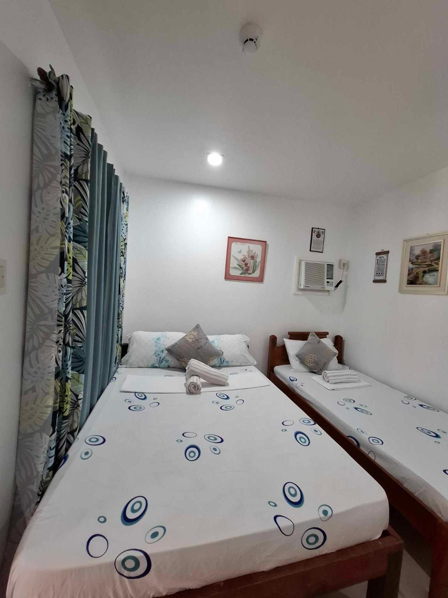 Dreamstay Hostel Moalboal Bagian luar foto