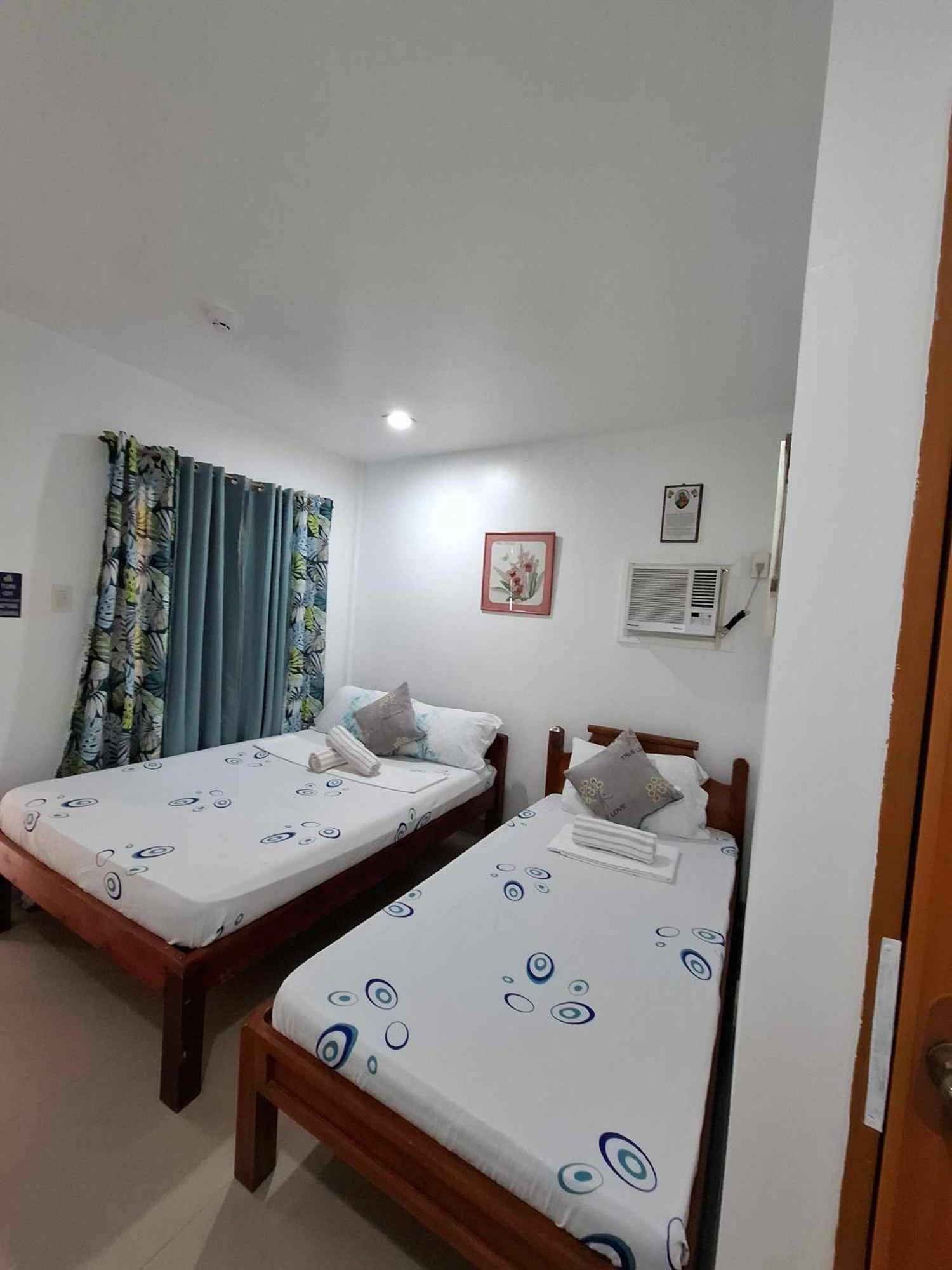 Dreamstay Hostel Moalboal Bagian luar foto